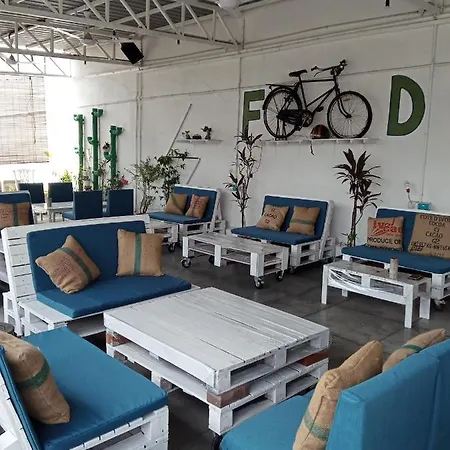 Birdnest Guesthouse, Gaia Rooftop Cafe